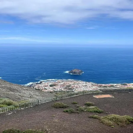 Hébergement de vacances In Garachico With Mountain Views